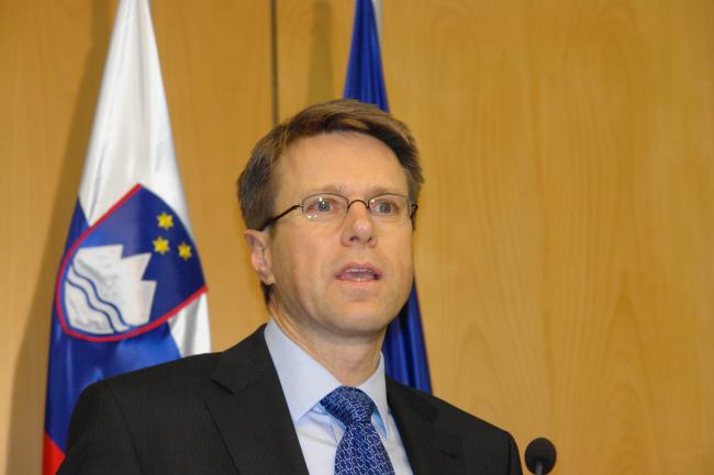 Zhbogar: Kosova të arrijë një marrëveshje në Bruksel